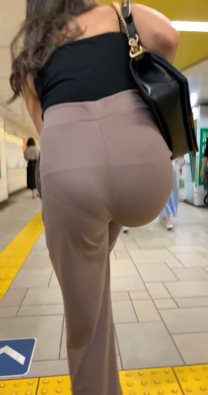 【再販】No.1429《顔モザ大解禁！！！》「ゴリっゴリのGAL！溢れ出すフェロモンで尻フェチ男子を誘惑」